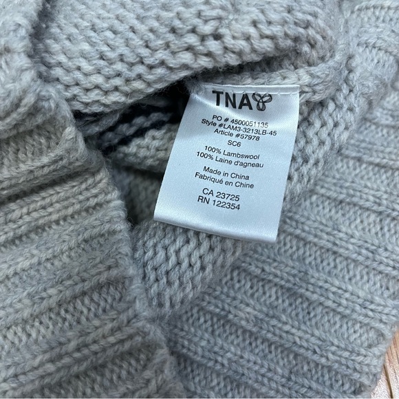 Aritzia TNA Lambswool Cowichan Zipper Cardigan - Picture 7 of 10